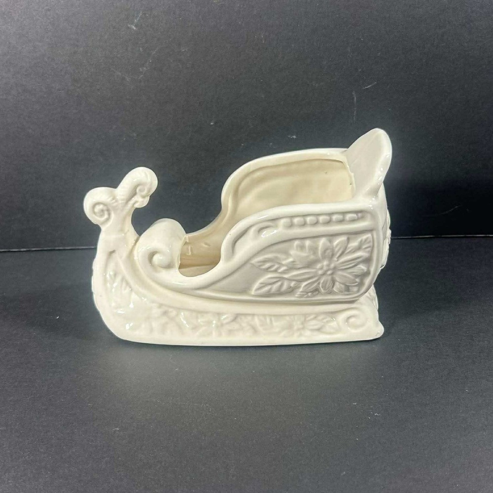 Unbranded Sleigh Planter Cream Embossed Poinsettia‎ Holiday Decor Unisex OS